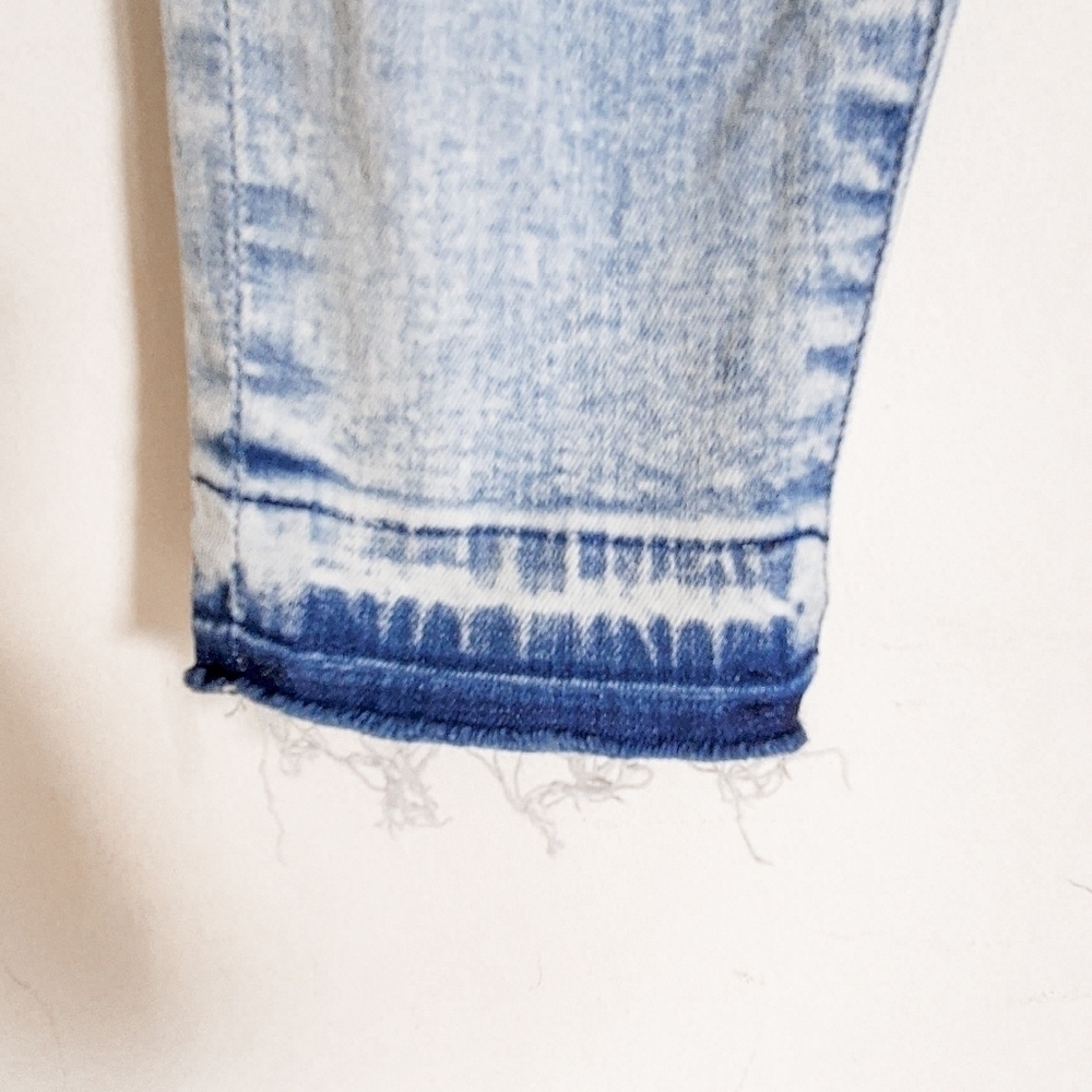 Frame Le High Skinny Crop in Pali Wash - Picture 8 of 14